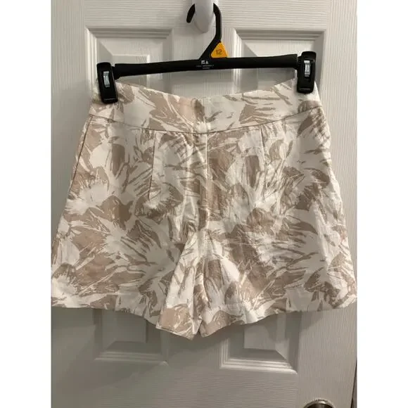 Club Monaco NWT Women’s Shorts - Picture 4 of 7
